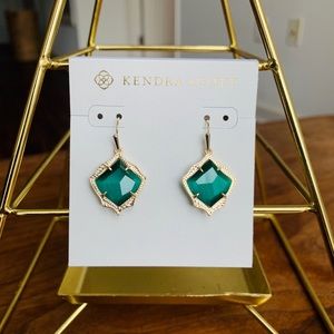 Kendra Scott Kyrie Earrings in Emerald Cats Eye